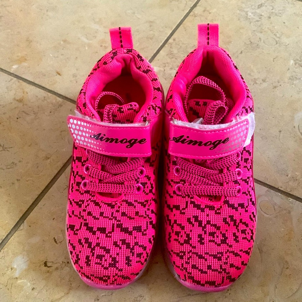 Aimoge Heelys-type of light up Roller Shoes EUC